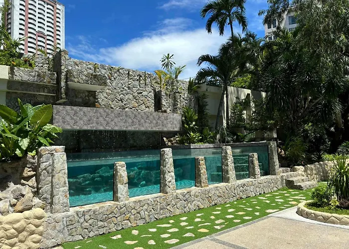 Hotel Century Park Manila