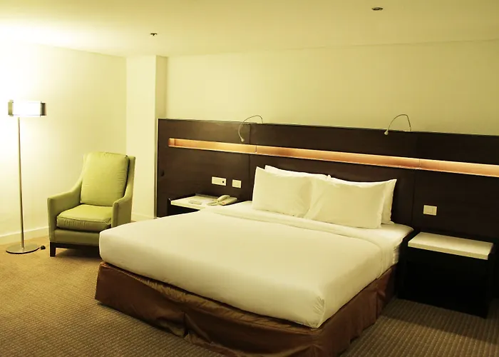 Century Park Hotel 4*