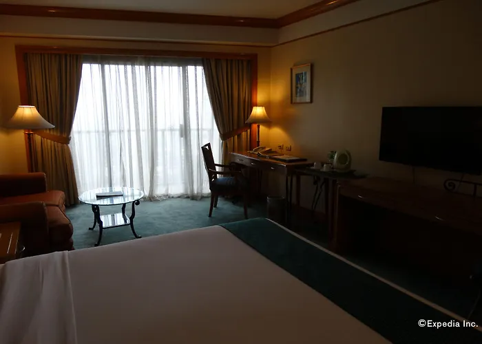 Hotel Century Park 4*