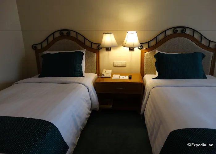 Century Park 4* Manila