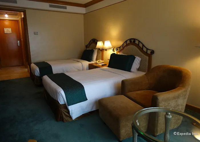 Century Park 4*