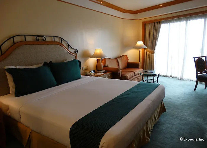 Century Park 4* Manila