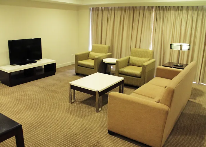 Century Park Hotel 4*