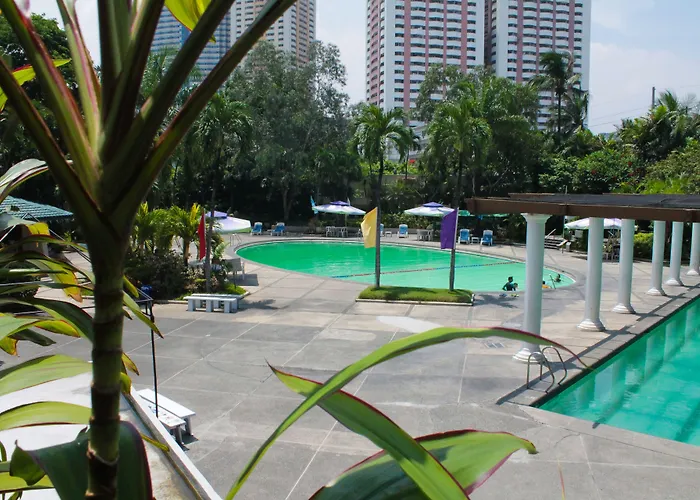 Century Park Hotel 4*