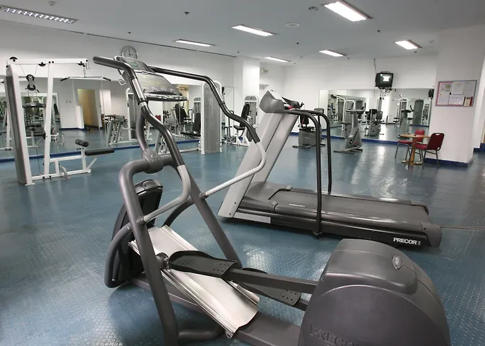 Century Park Hotel 4*