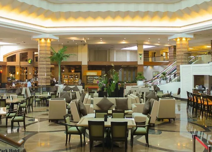 Century Park 4*
