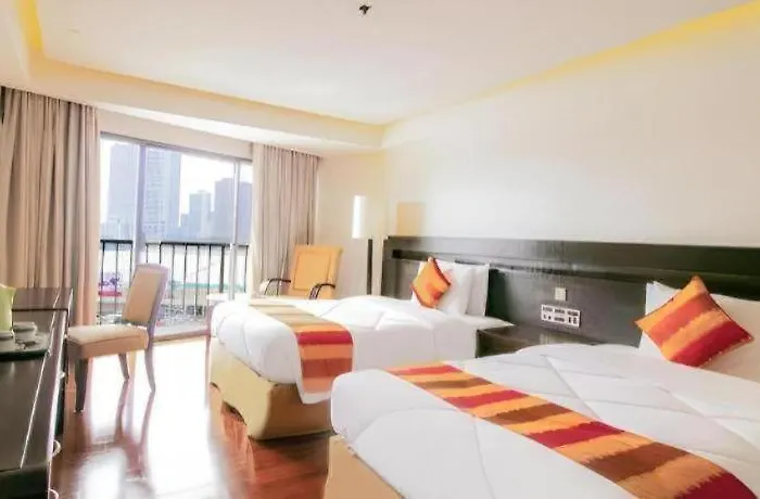 Hotel Century Park 4*