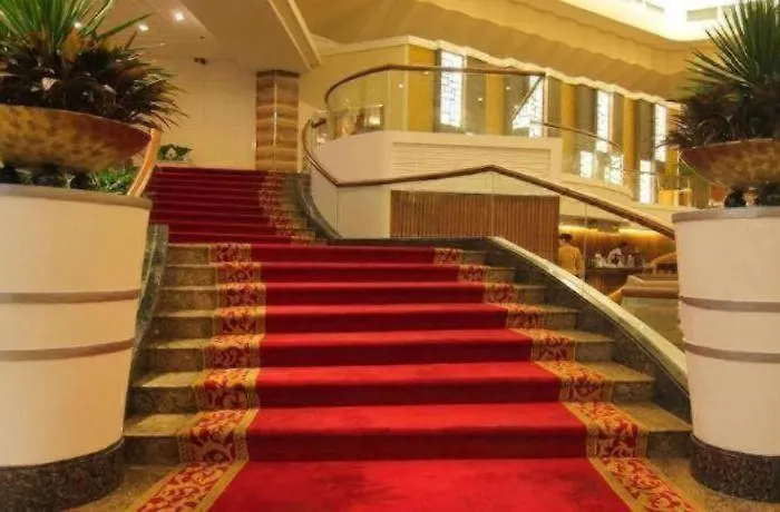 Century Park Hotel 4*