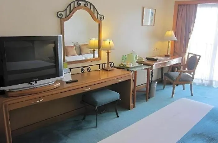 Hotel Century Park Manila