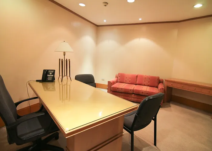 Century Park Hotel 4*