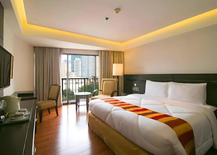 Century Park 4*