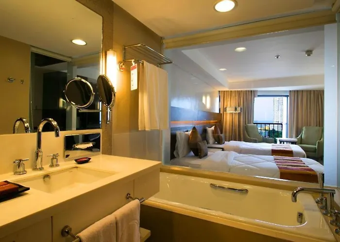 Century Park 4* Manila