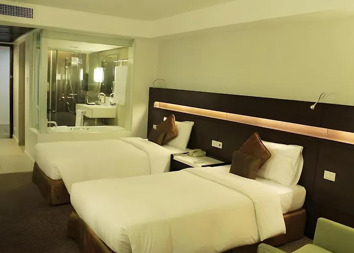 Century Park Hotel 4*